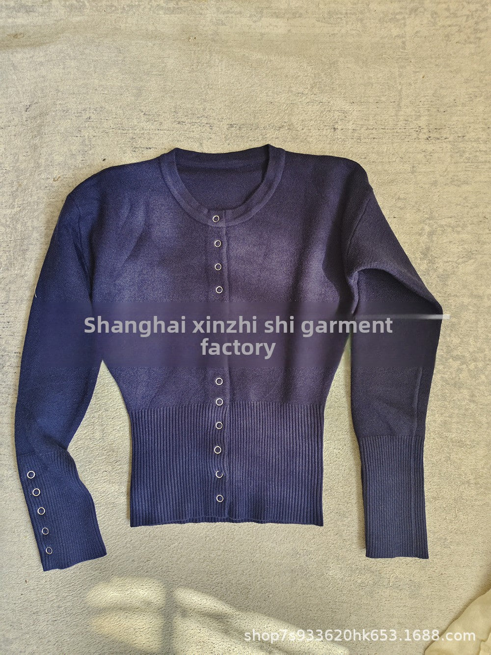 Round-Neck Single-Breasted Knit Sweater